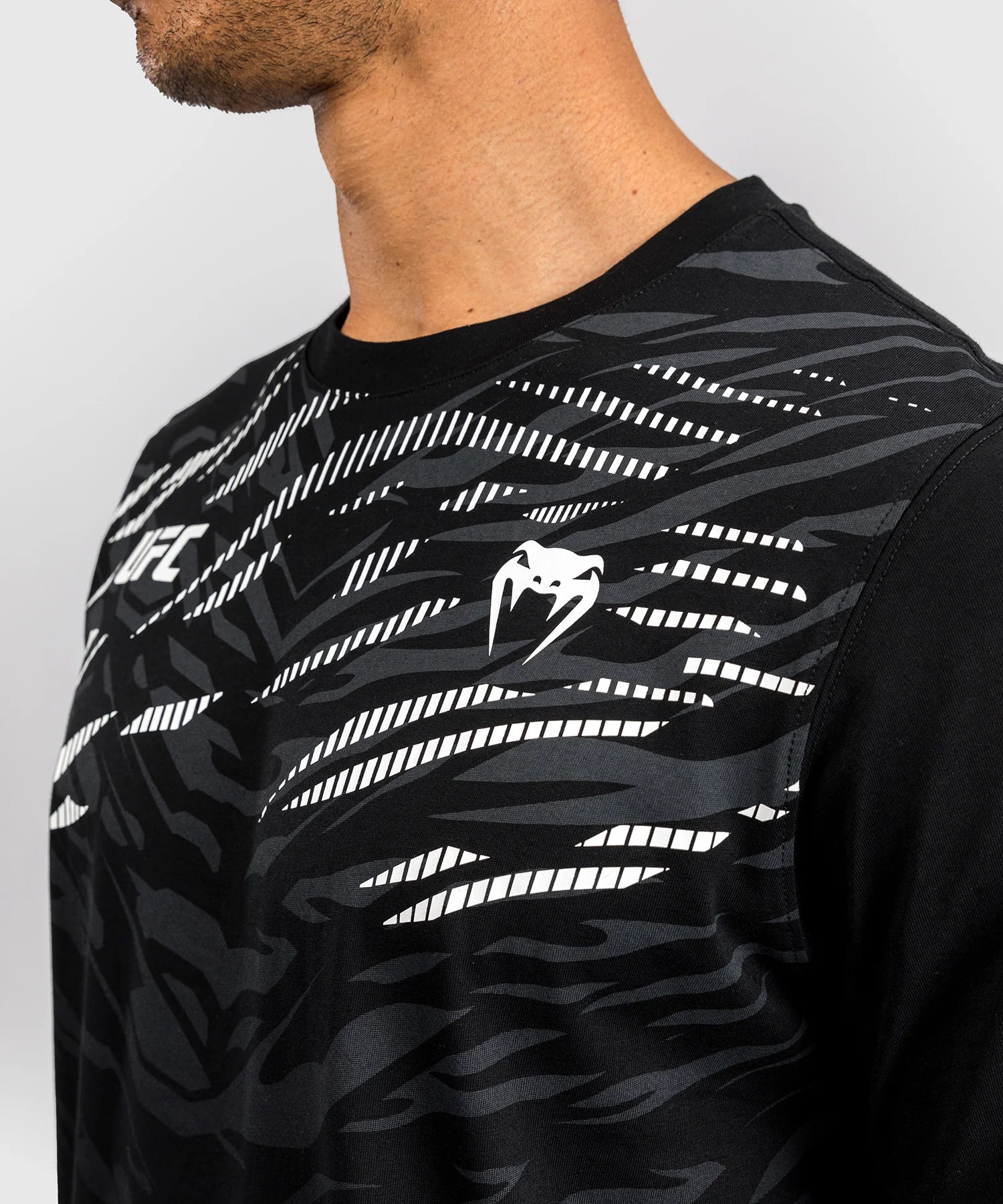 UFC Fusion by Venoxis Men’s Replica Short Sleeve T-Shirt